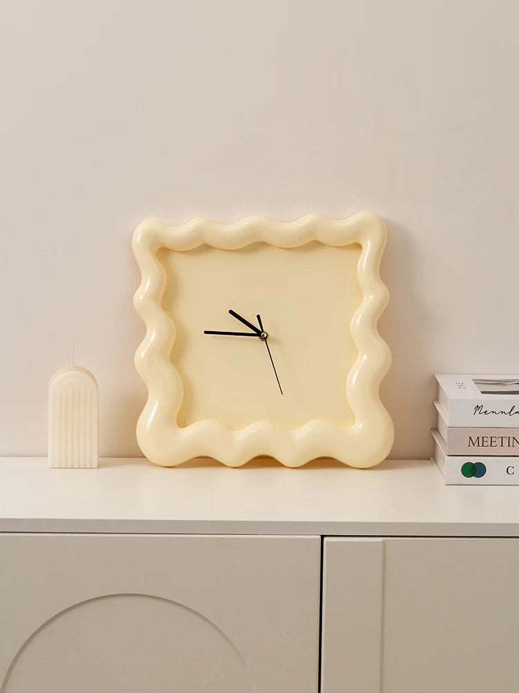 Biscuit Frame Clock