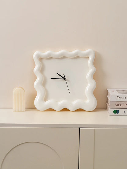 Biscuit Frame Clock